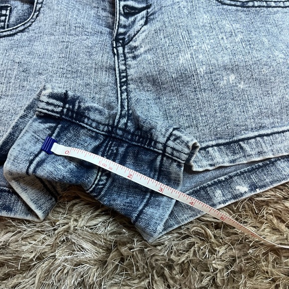 Delia’s Jrs 5/6 Acid Wash Button Fly Casual Spring Summer School Denim Shorts - Picture 7 of 8